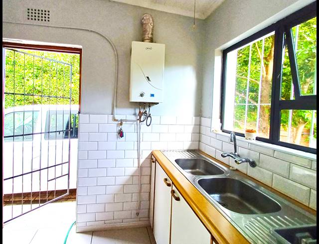 3 BEDROOM FREEHOLD FOR SALE IN KLEINMOND CENTRAL